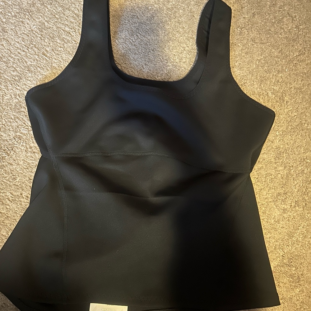 Fabletics barrier tank. Never worn. Still has tags
